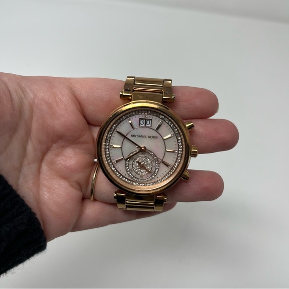MICHAEL KORS ROSE GOLD CHAIN WATCH - Picture 6 of 10